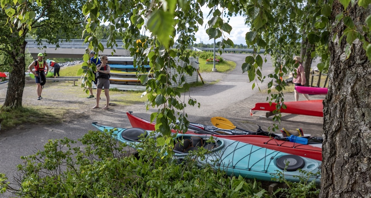 <span style='text-shadow: 2px 2px 4px #000000;'>Helsingin Kanoottiklubi</span>